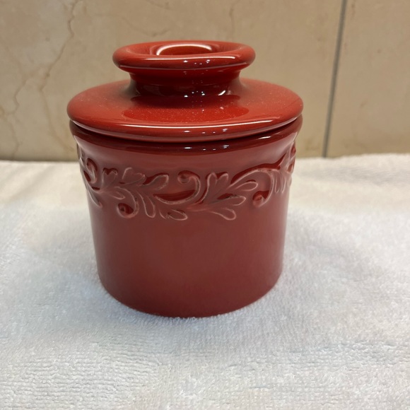 Butter Bell crock by LTREMAIN. Ceramic Red 4” x 4.5”Tall. EUC - Picture 1 of 6